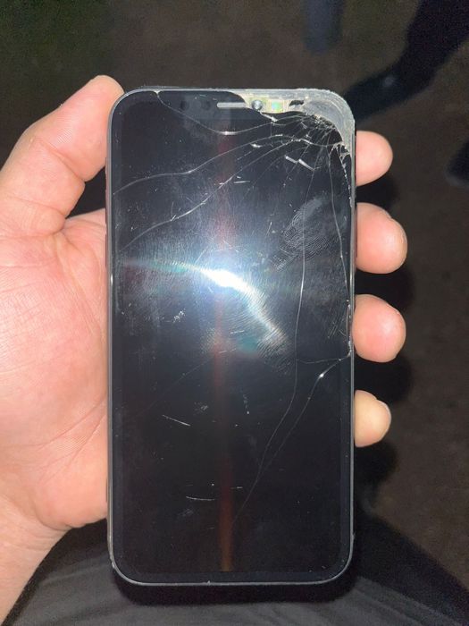 iPhone XR смартфон