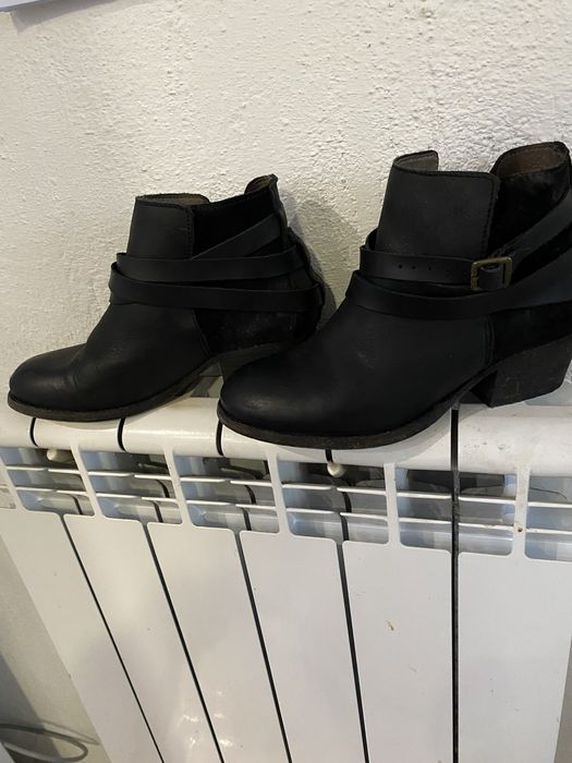 Продавам италиански  оргинални чехли N-38 25лв