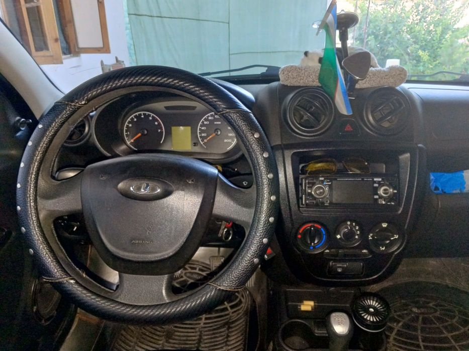 Lada granta 2012