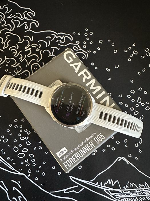 Спортивные смарт-часы Garmin Forerunner 965