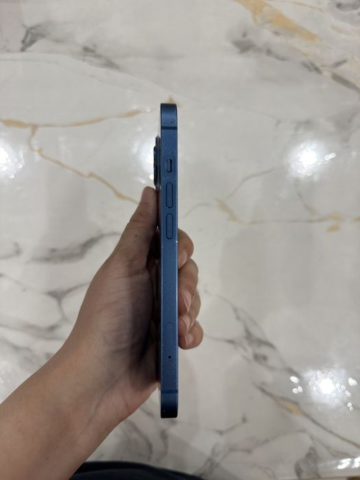 Айфон 13 коробка есть