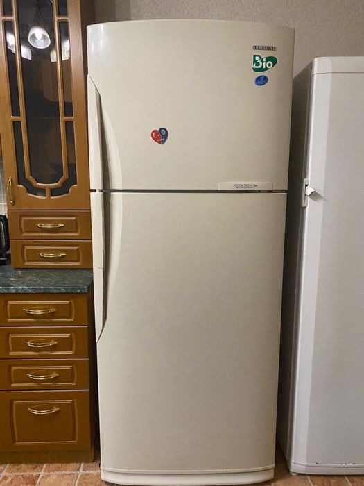 Холодильник Samsung