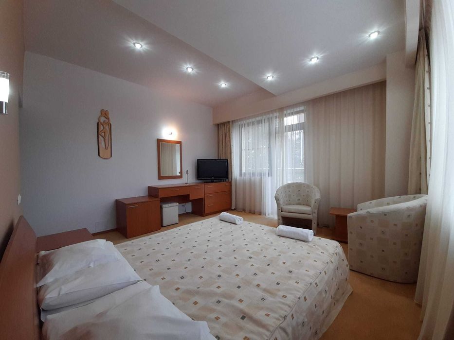 Cazare in vila 6 camere cu baie, living, bucatarie, minim o luna
