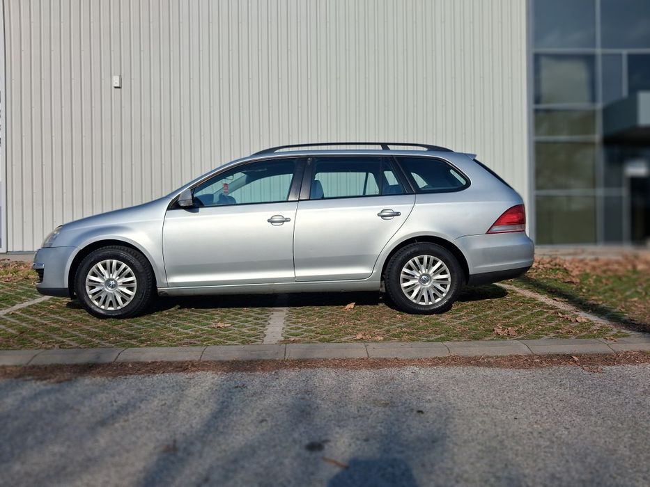 Фоксваген голф комби 1.9 дизел 105 кс. Регистриран годишна винетка