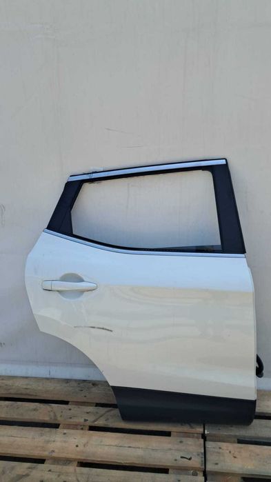 usa stanga fata / spate alba Nissan Qashqai J11