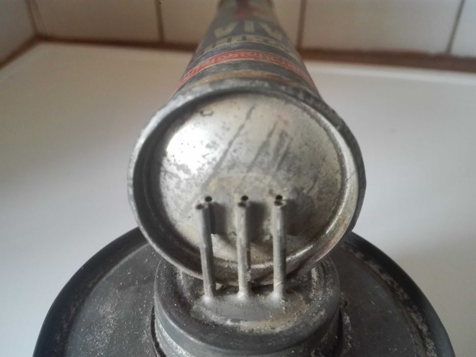 Ръчна дрелка (маткап) , пулверизатор и преса за картофи..