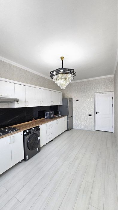 Sharq korzinka 1 da 3 xona.qilingan yangi, g'ishtli dom