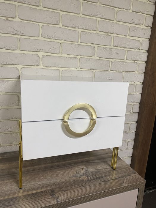 Тумбочка прикроватная