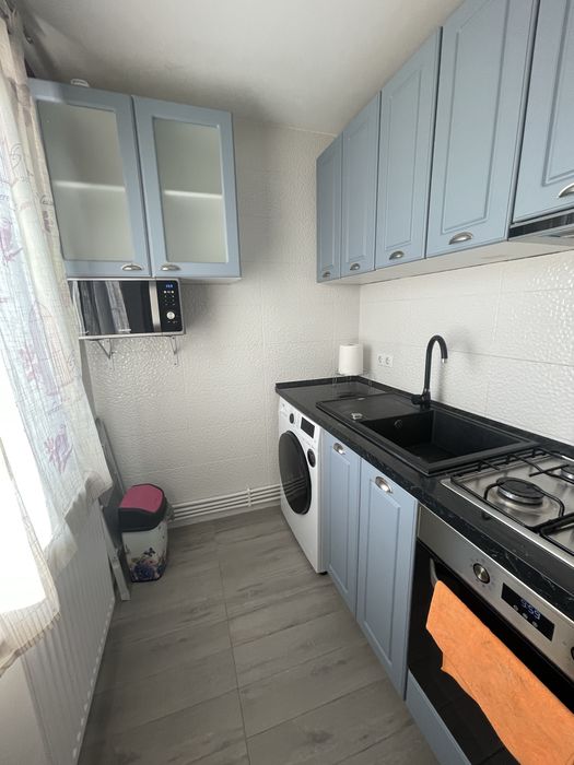 Inchiriez apartament