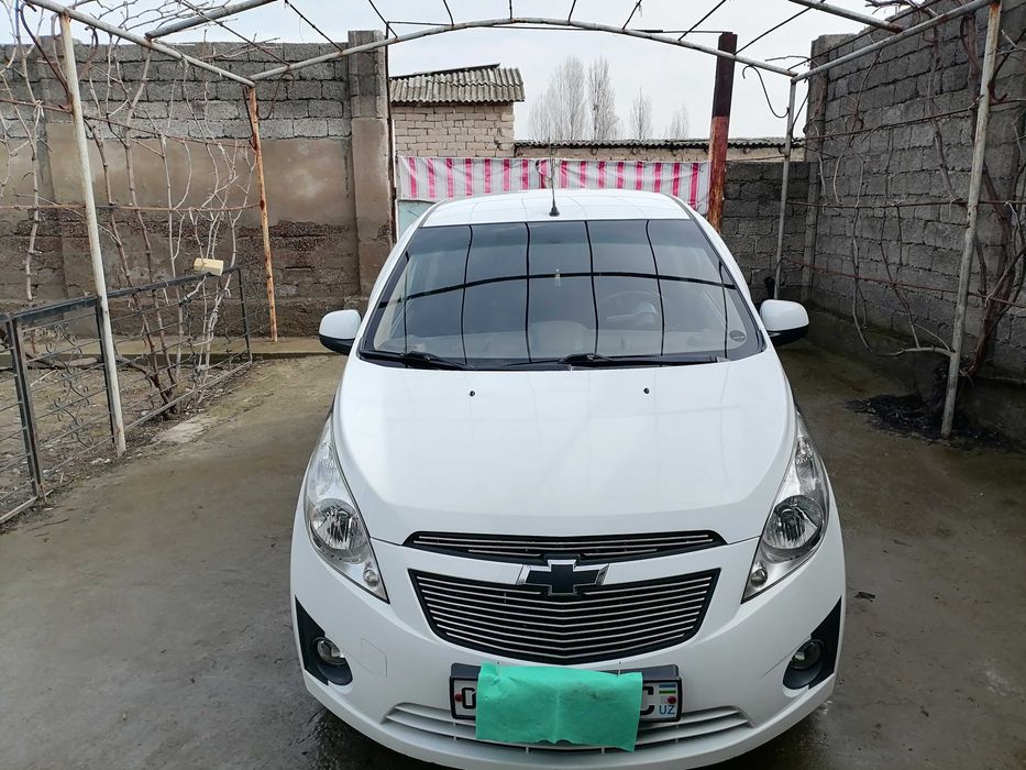 Продаётся Spark 2012 года 3 позиции