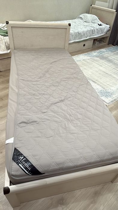 Кровать 90*200 с раздвижными шкафчиками