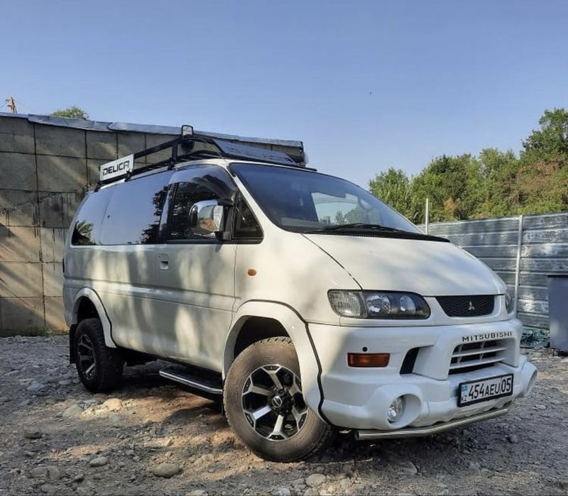 Фендера на делика булка митсубиси Delica рестайлинг и до рестайлинг