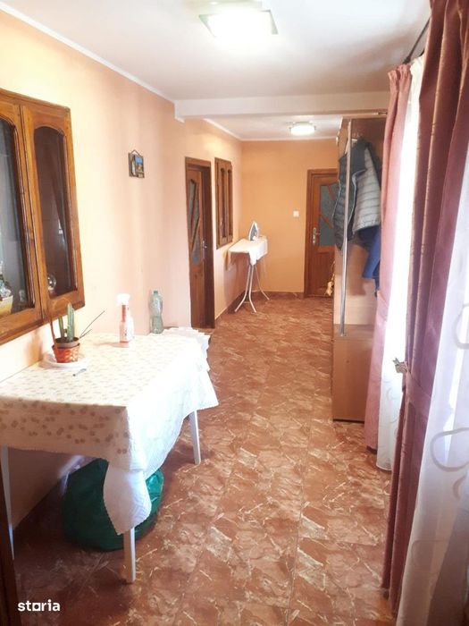 Casa com Hanu Conachi,3 camere,centrala pe lemne,80 000 euro neg