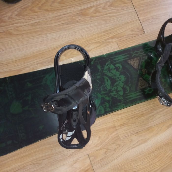 Продам сноуборд с ботинками BURTON