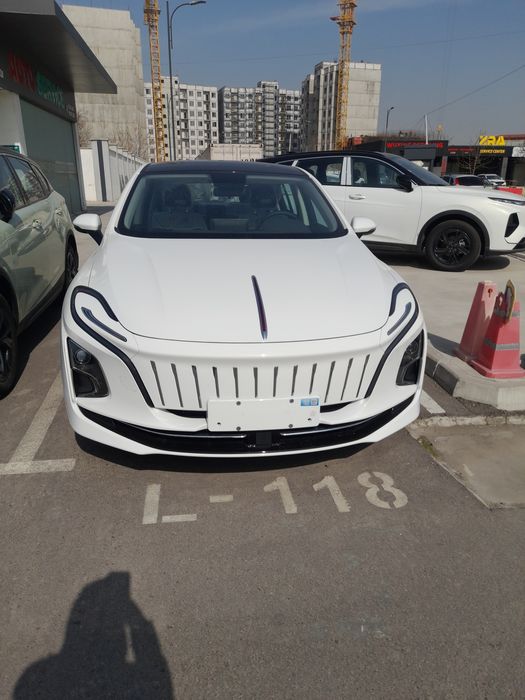 Hongqi E-QM5 | 2024 | 500 km | Elektro | Oq
• Yil: 2024
• Elektro avto