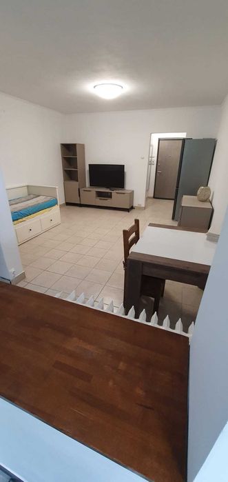 Particular inchiriez garsoniera