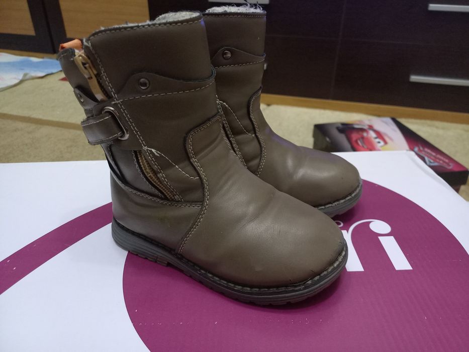 Продам ботиночки,ботинки,сапоги