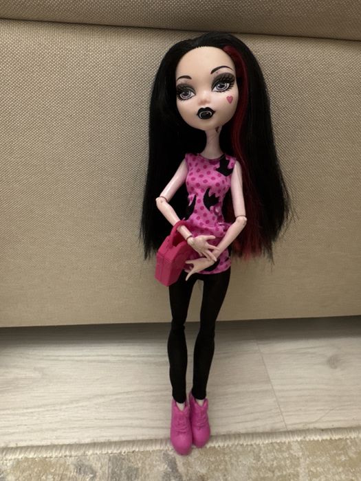 Дракулаура монстер хай