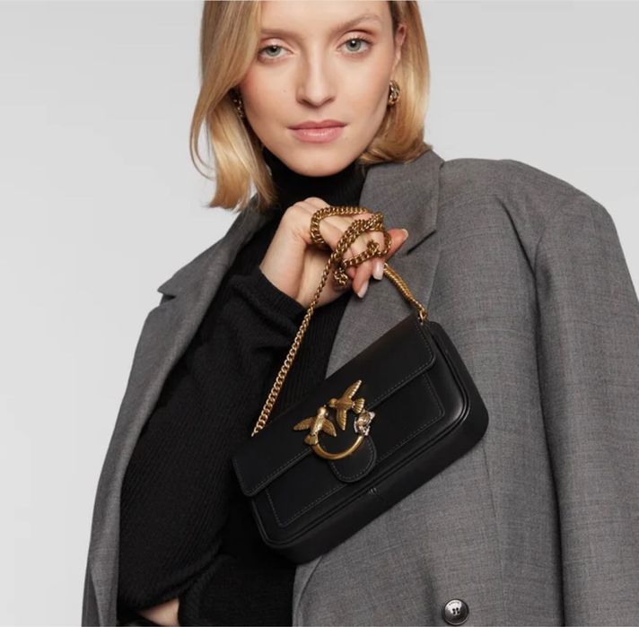 Черна чантичка  Pinko
