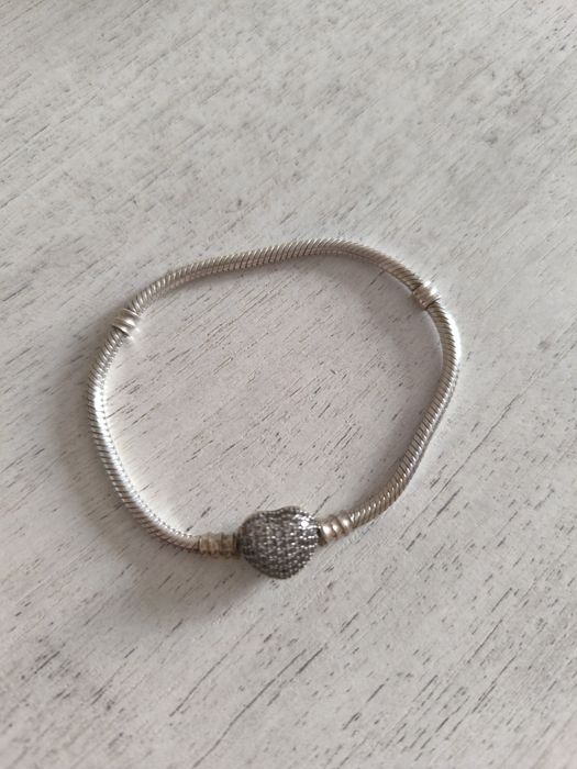 Браслет Пандора с шармами