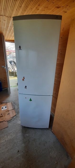Combină frigorifică Arctic în stare perfectă de funcționare
