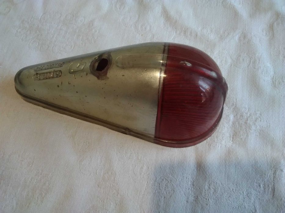 Продавам стъкло за фар и габарити за ретро автомобил и мотоциклет