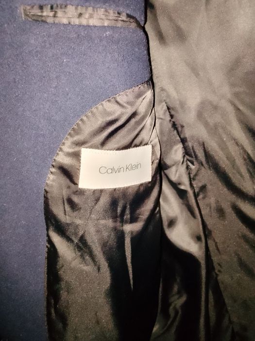 Продаётся пальто от calven klain