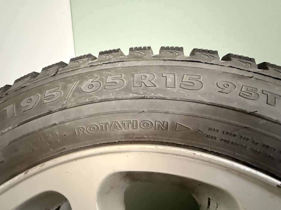 Зимняя резина с дисками 195/65/15