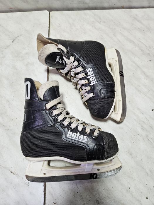 Patine 10 hochei hockey  Botas  marimea  27-28  ( 17,5  cm)