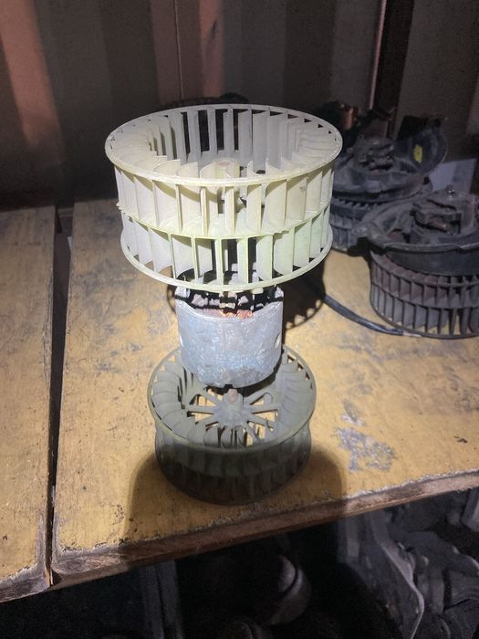 Моторчик вентилятор печки Мерседес 190 W210 / Mercedes 190 W201