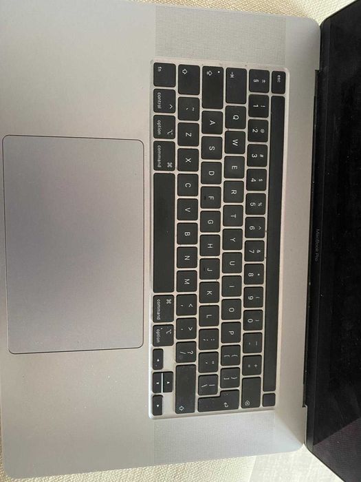 Macbook Pro 2019 I7 16"