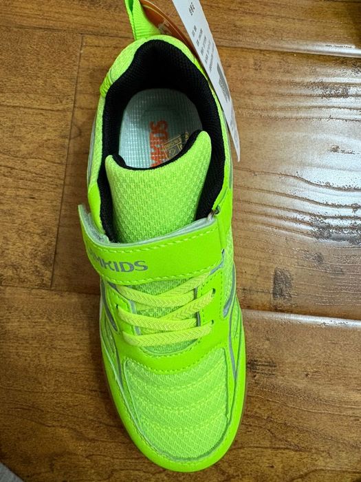 Детские спортивные кеды