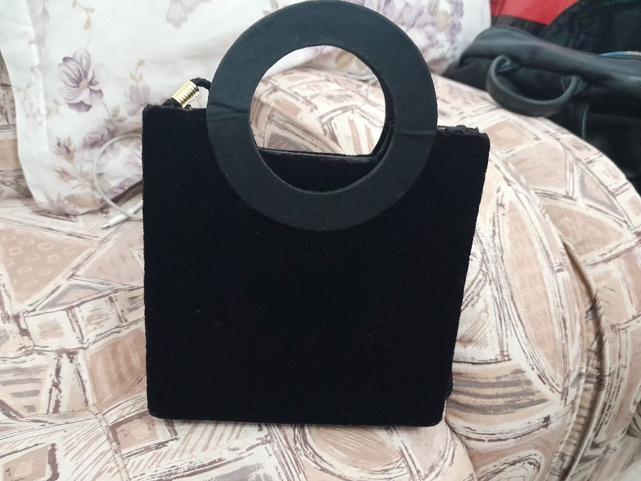 Дамски  чанти.        .  .