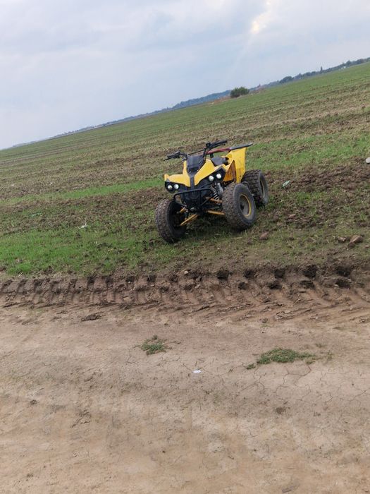 Atv de vanzare 110 cc motor  foarte bine intretinut schimbat recent setul +chiuloasa + ambreajul 3+1