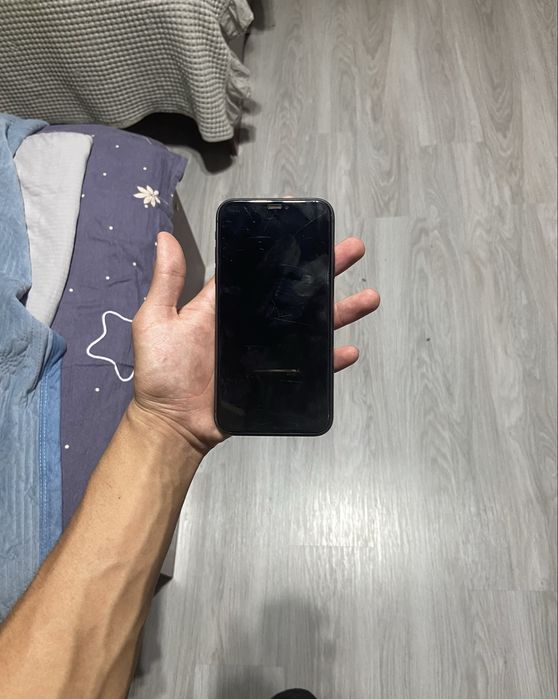 Iphone 11 , black