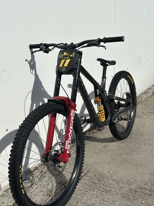 Vand bicicleta commencal v5 supreme