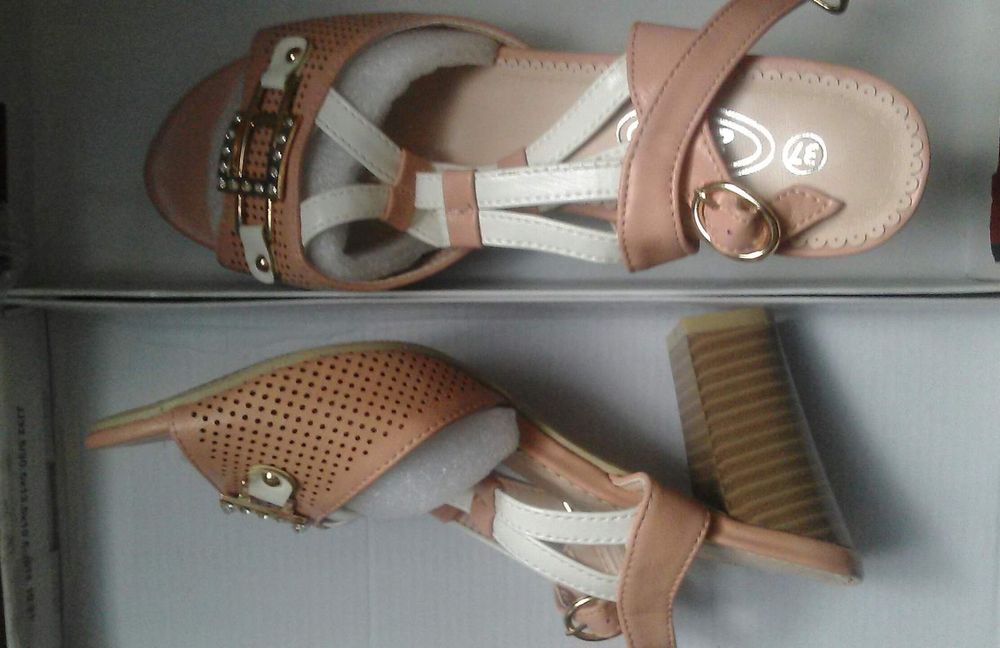 Босоножки женские