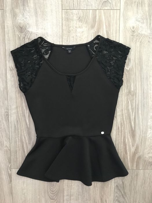 Top cu dantela Guess nr. Xs