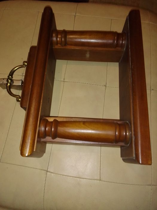 Настолна поставка за бюро