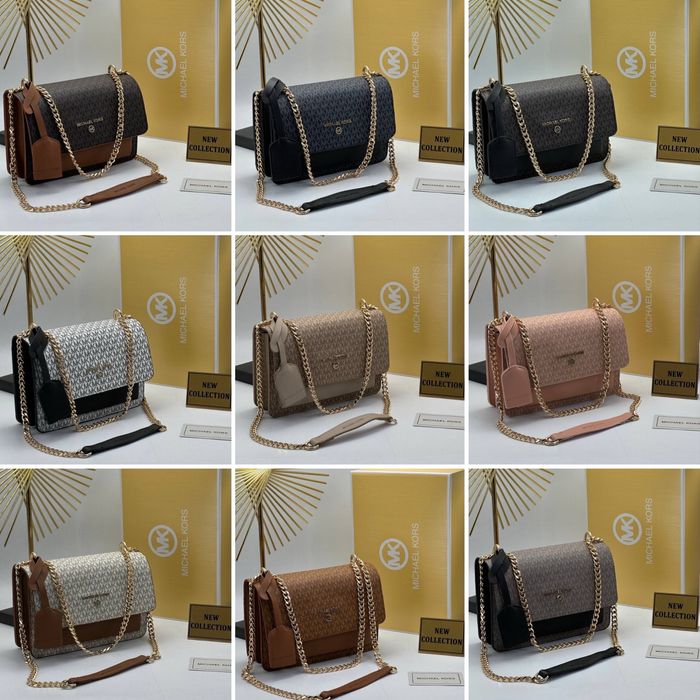 Geanta Michael Kors Noua !!! Dimensiuni 22/17 !!!