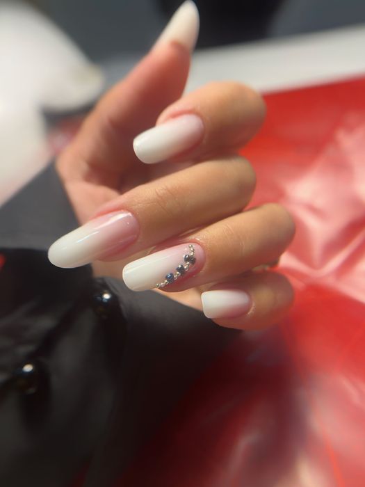 Ofer servicii manichiură/pedichiura