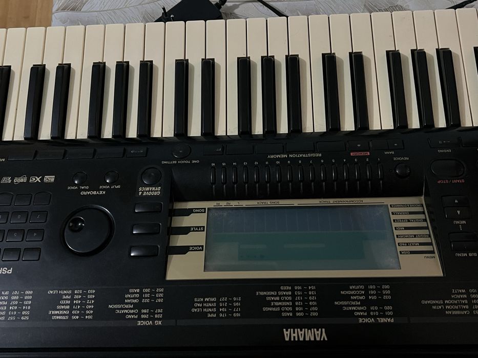 Синтезатор Yamaha PSR-730