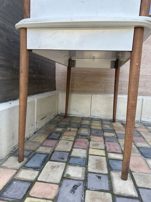 Продается стулья и столы