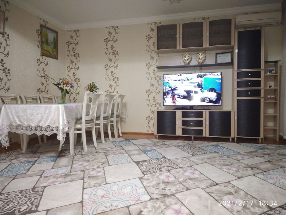 Продается стол и 6 стульев