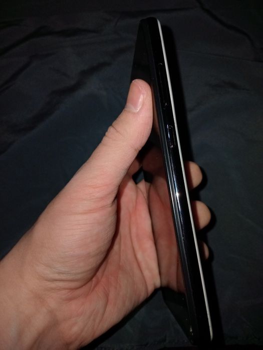 Samsung a52 5G 8/256 GB  Aybi ekran!! 500.000 som