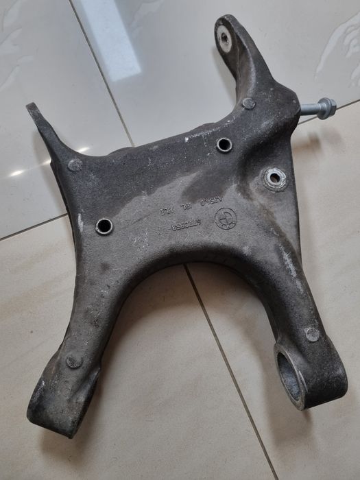 Bascula stanga spate e70 2008