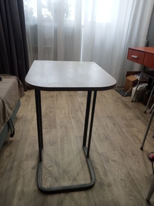 Продам журнальный столик