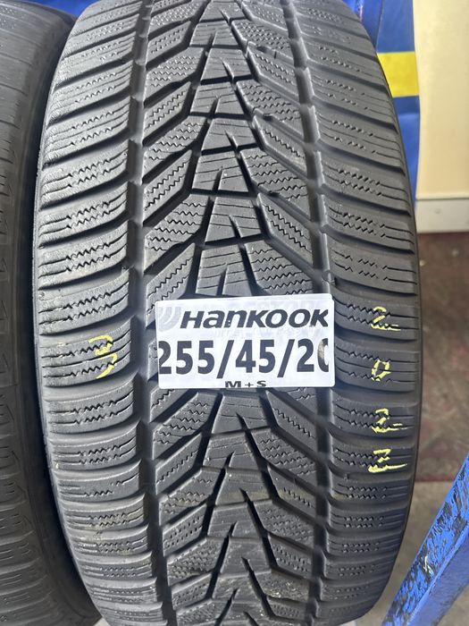 255/45/20 hankok M+S