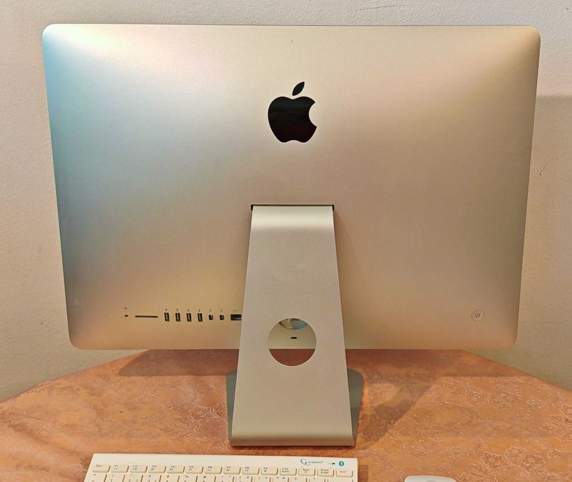 Apple iMac 21.5 A1418 Late 2013 Silver/Core i5/8GB RAM/1TB HDD/Full HD