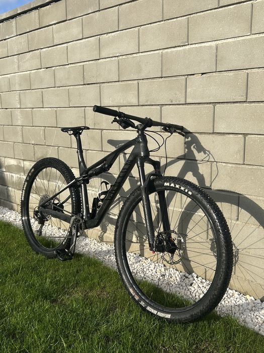 Canyon Lux CF carbon, full suspension, RockShox World Cup, 29”